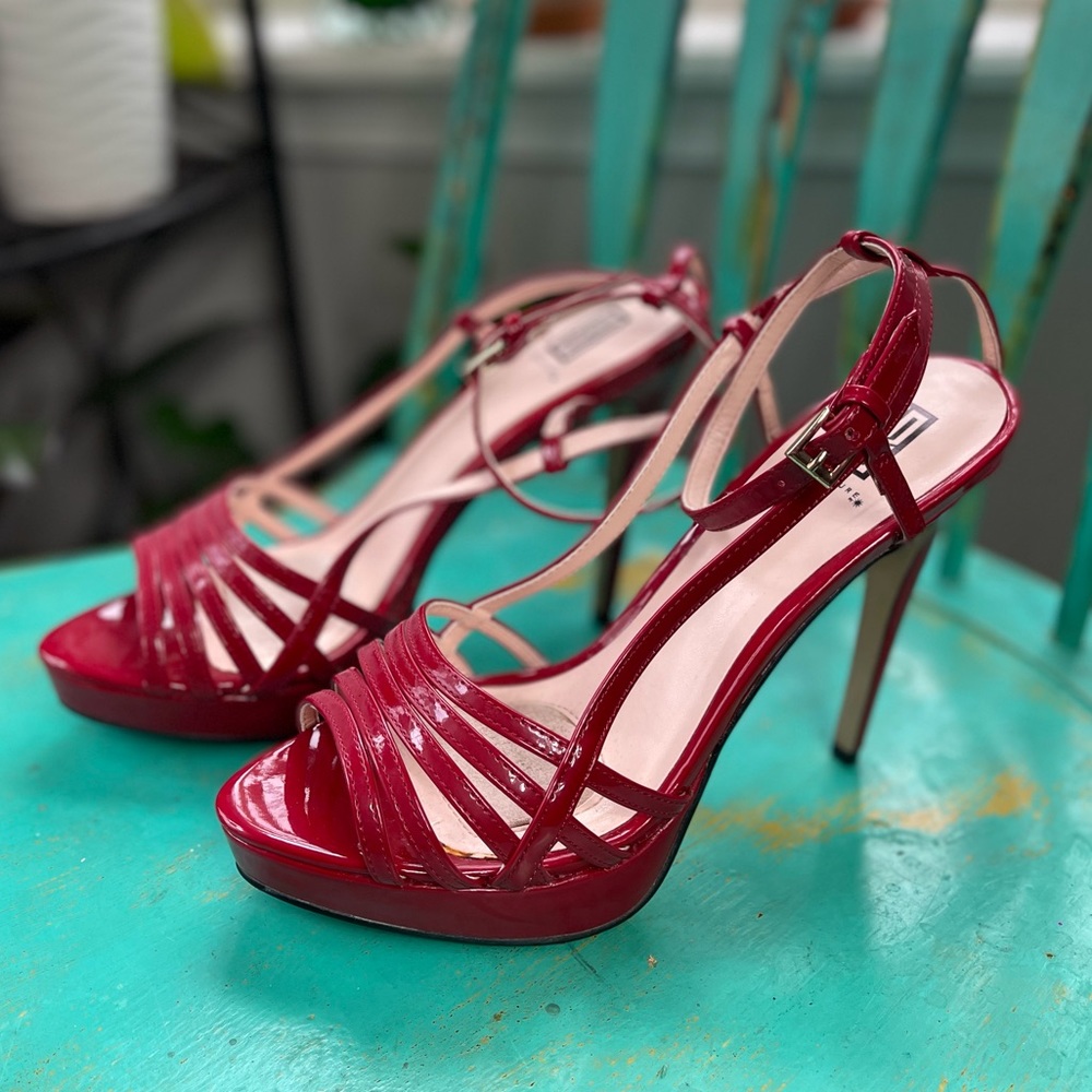 Signature Red Patent Leather Strappy Sandals Pumps - Size 10